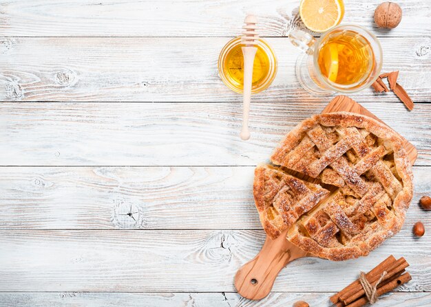 Draufsicht der appetitanregenden Torte mit Kopienraum