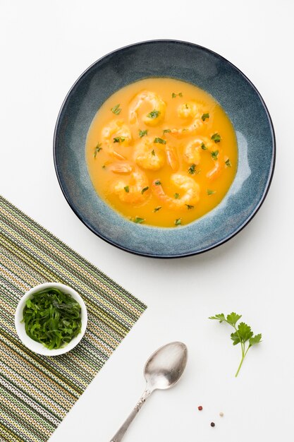 Draufsicht der brasilianischen Garnelensuppe