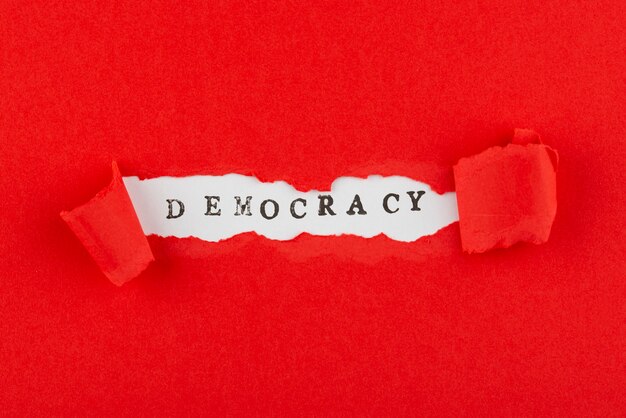 Draufsicht der Demokratiezusammensetzung im Papierstil