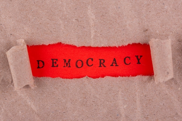Draufsicht der Demokratiezusammensetzung im Papierstil
