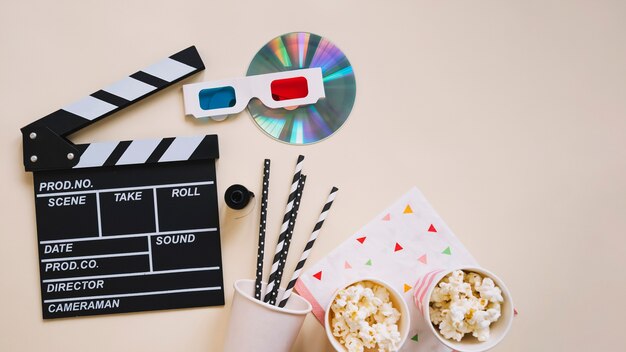 Draufsicht der Filmklappe und Filmelemente