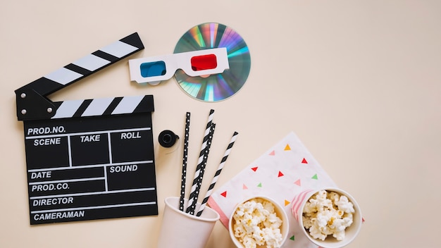 Draufsicht der Filmklappe und Filmelemente