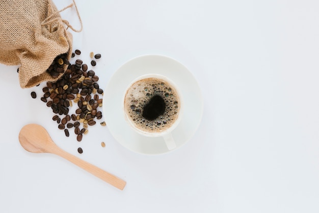 Kostenloses Foto draufsicht der kaffeetasse und der tasche