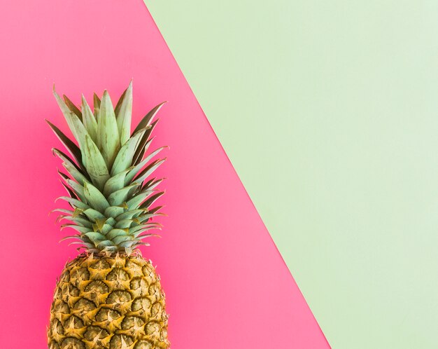 Draufsicht der tropischen reifen Ananas