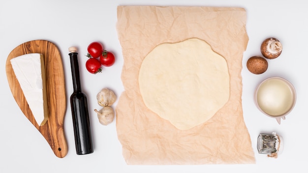 Draufsicht des Bestandteils für das Kochen von vegetarischen Teigwaren