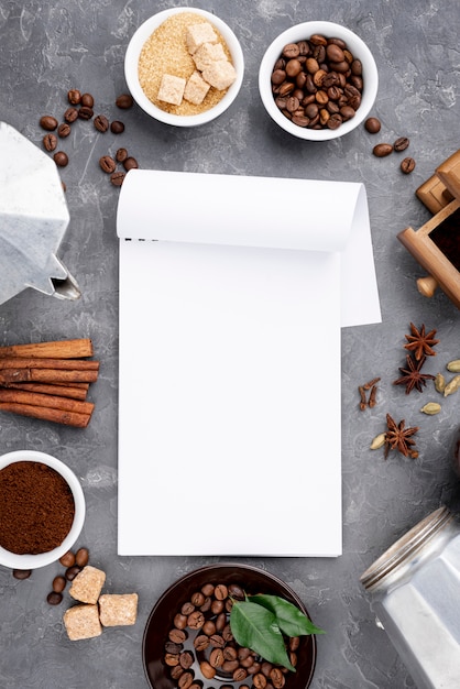 Kostenloses Foto draufsicht des kaffeekonzepts mit kopierraum