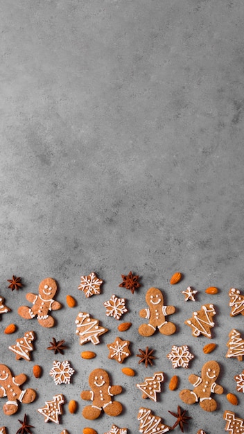 Draufsicht des Sortiments von Lebkuchenplätzchen mit Kopienraum