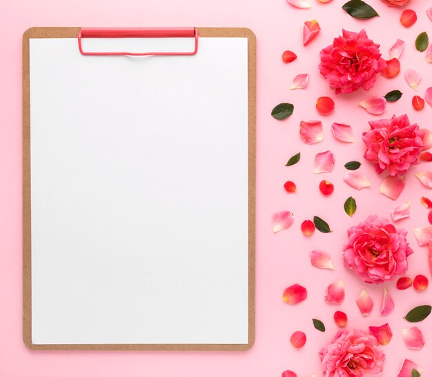 Draufsicht des Valentinstags mit Kopierraum verbinden