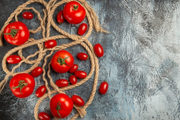 Kostenloses Foto draufsicht frische kirschtomaten