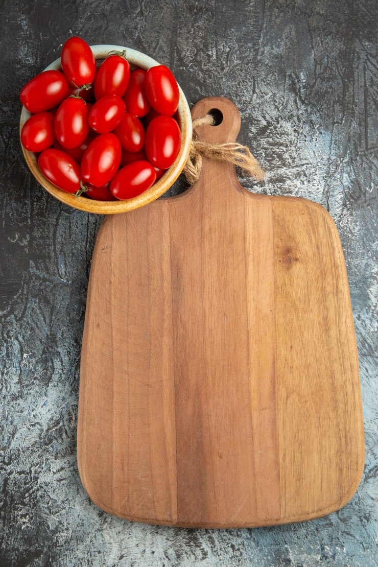 Kostenlose Foto draufsicht frische rote tomaten