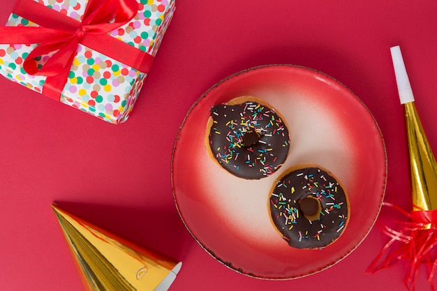 Draufsicht geburtstag donut