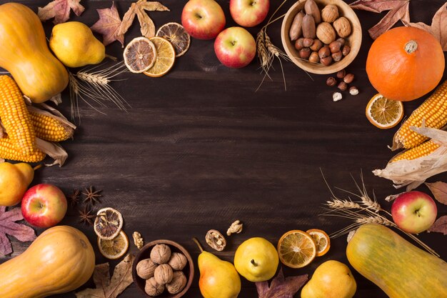 Draufsicht Herbstnahrungsmittel kreisförmigen Rahmen