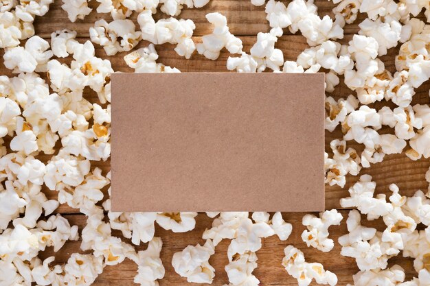 Draufsicht köstliche Auswahl an Popcorn