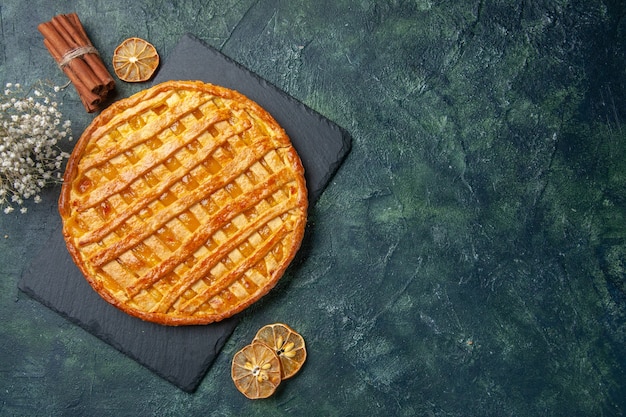 Draufsicht köstliche Geleekuchen auf dunkelblauem Hintergrund