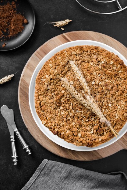 Draufsicht köstliche handgemachte Torte auf dem Tisch