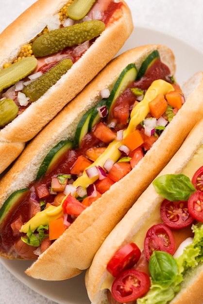 Draufsicht köstliche Hot Dogs mit Gemüse