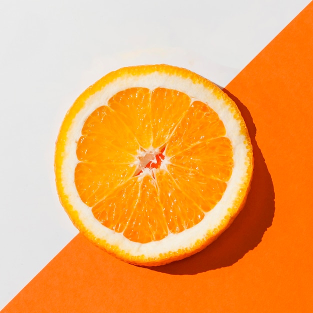 Kostenloses Foto draufsicht köstliche orangenscheibe