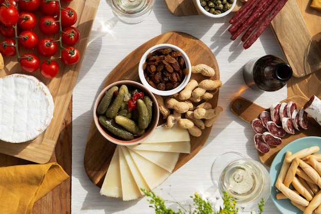 Kostenloses Foto draufsicht köstliche snackanordnung