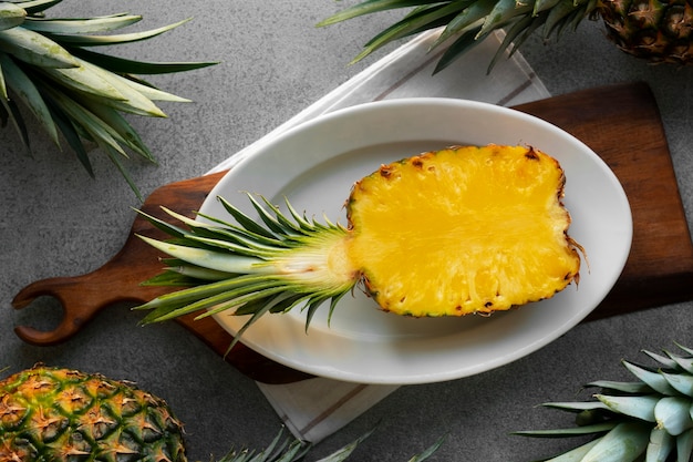 Draufsicht köstliches Ananas-Stillleben