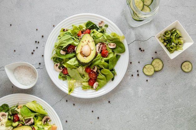 Draufsicht leckere Salat Avocado