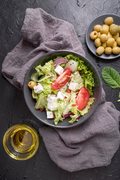 Draufsicht leckeren Salat mit Gemüse