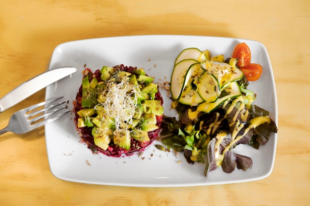 Kostenloses Foto draufsicht leckeres essen auf teller