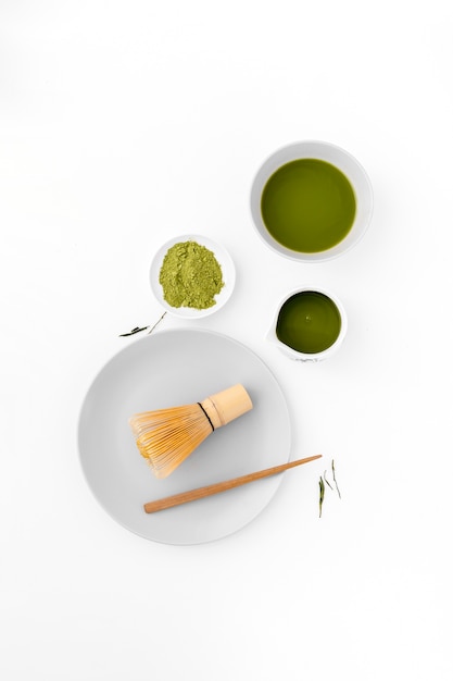 Draufsicht matcha Teekonzept auf dem Tisch