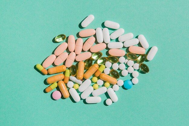 Draufsicht Sammlung von Medikamenten und Pillen