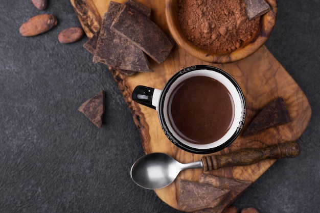 Draufsicht Tasse mit heißer Schokolade