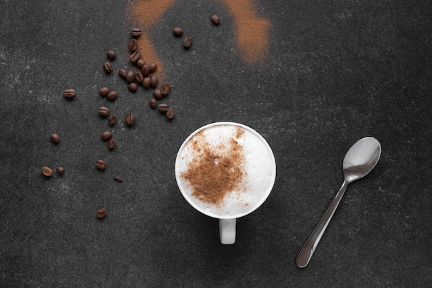 Draufsicht Tassen Kaffee auf Tisch