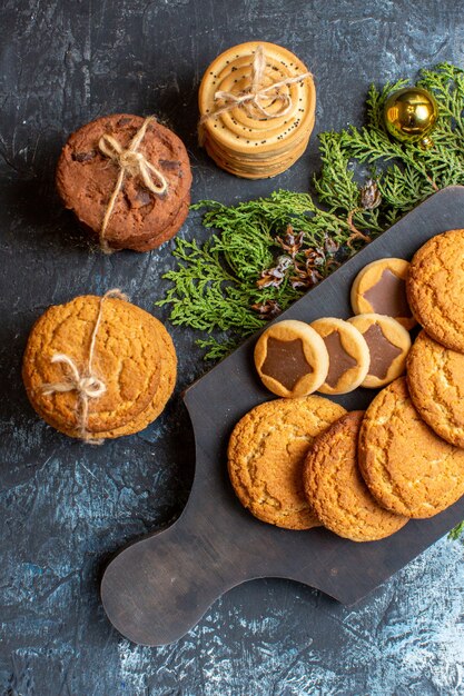 Draufsicht verschiedene leckere Weihnachtsplätzchen