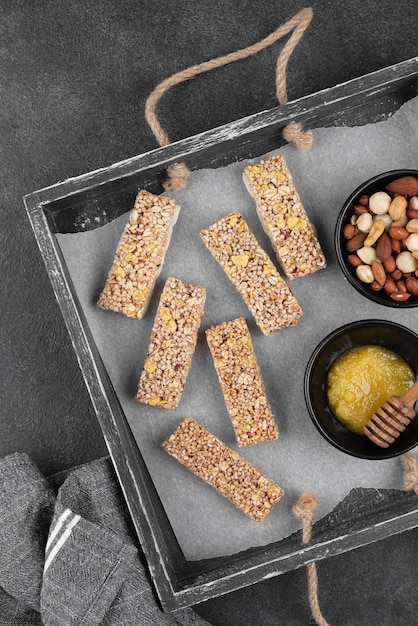 Kostenloses Foto draufsicht zuckerfreie snackbars