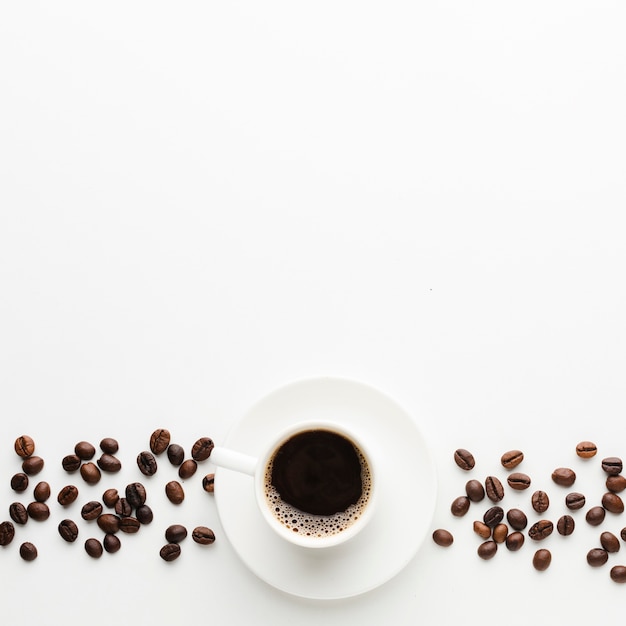 Draufsichttasse kaffee mit kopienraum