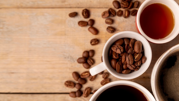 Draufsichttassen kaffee mit Kopienraum