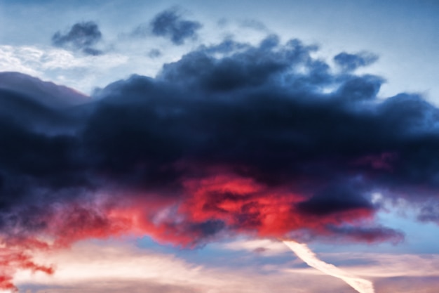 Dunkle Wolken Landschaft