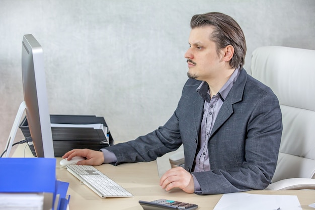 E-Mails auf seinem Computer abrufen