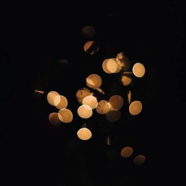 Ein Bündel goldener Lichter