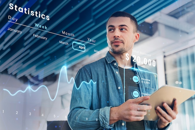 Ein Mann benutzt ein Tablet, um zu arbeiten und sich mit anderen zu verbinden