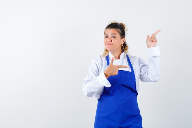 Eine ausdrucksstarke junge Dame posiert