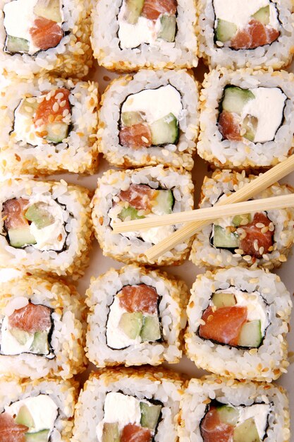 Eine frische und leckere Sushi-Rolle