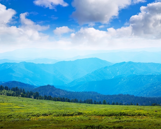 Einfache Berge Landschaft