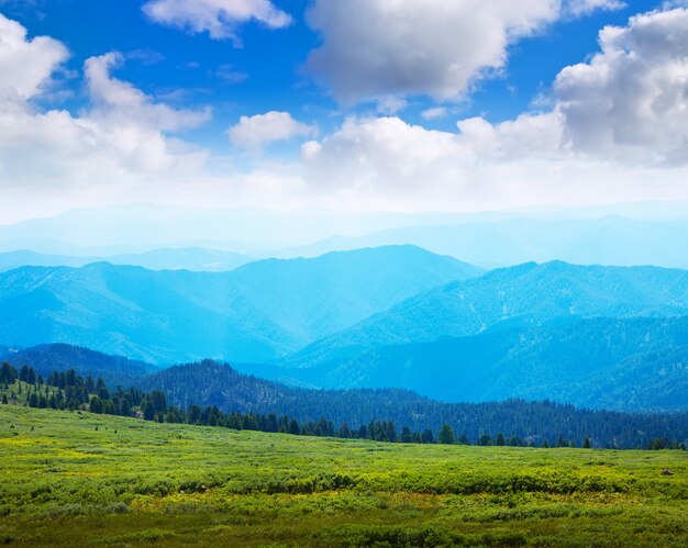 Einfache Berge Landschaft