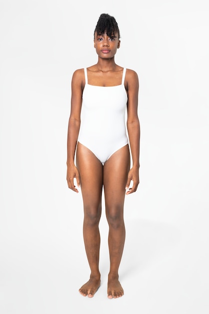 Einteiliger weißer Badeanzug Damen Sommermode mit Designraum Ganzkörper