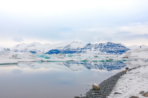 Kostenloses Foto eisberge in der gletscher-lagune, island.