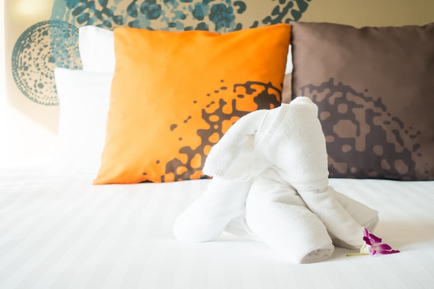 Elefanttuch auf Bettdekoration