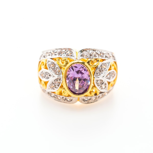 Eleganter Ring mit lila Edelstein