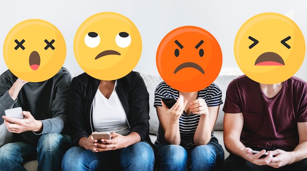 Kostenloses Foto emoji gesichter in den sozialen medien