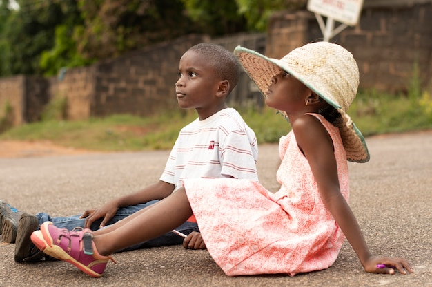 Entzückende afrikanische schwarze Kinder