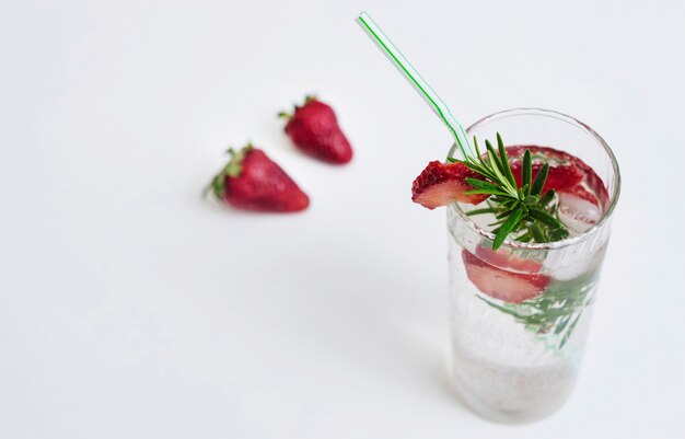 Erfrischungsgetränk mit Erdbeere