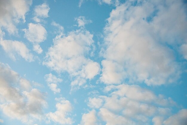 Erstaunlich schöner Himmel mit Wolken